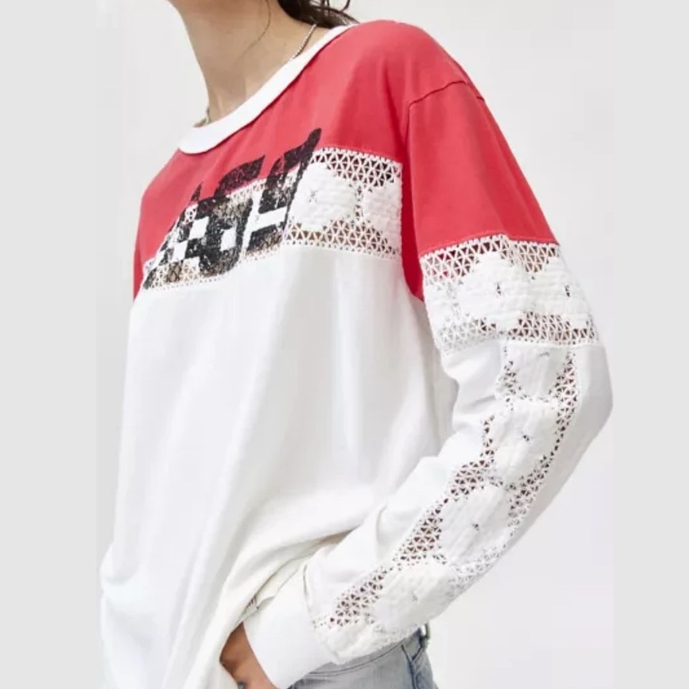 🍓Urban Outfitters Graphic Racing Tee with Crochet Details (Graham Spliced Tee) - Picture 2 of 5